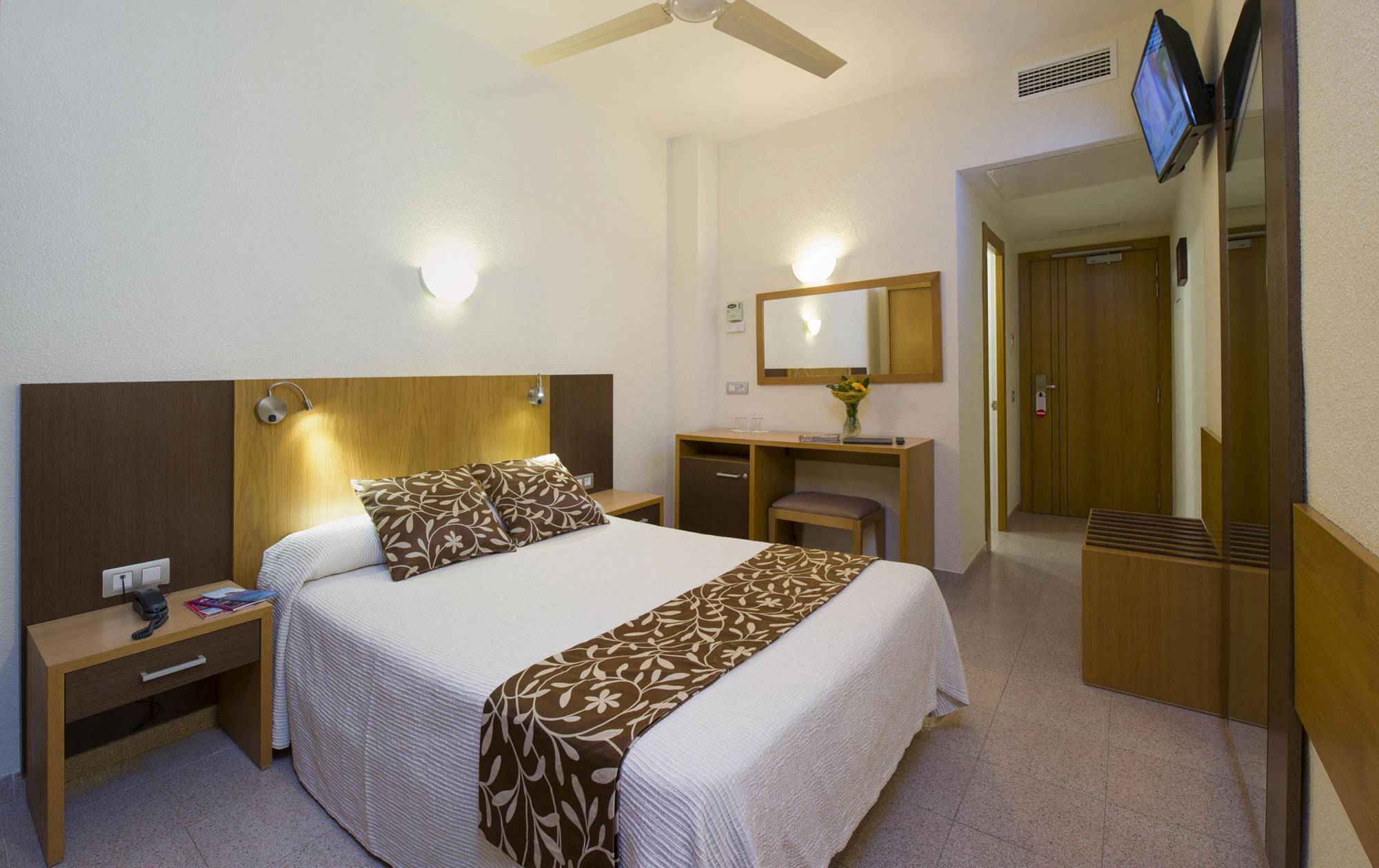 Hotel Gran Sol Сан-Антонио-Абад Экстерьер фото